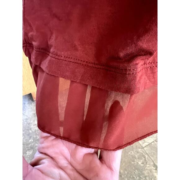 Nine West short sleeve crewneck clay color T-shirt with sheer hem. Women's S - Picture 4 of 9